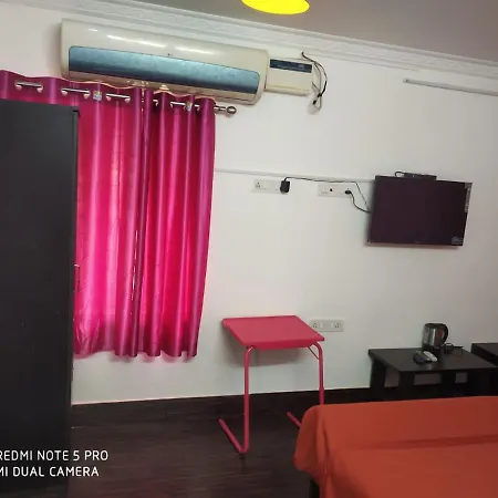 The Coloursinn Home Stays Chennai Exterior photo