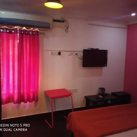 The Coloursinn Home Stays Chennai Exterior photo