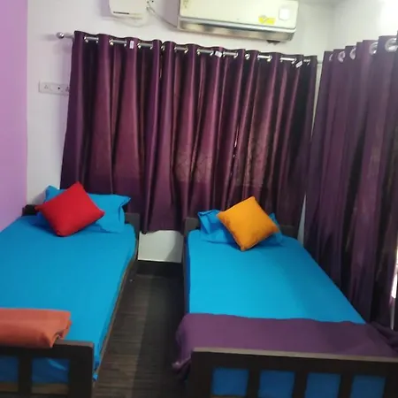 The Coloursinn Home Stays Chennai Exterior photo